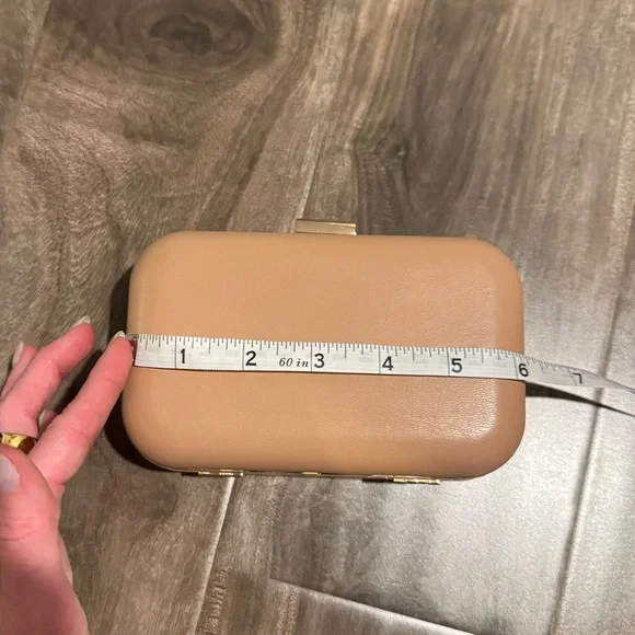 Elegant Cream Clutch - Picture 3 of 8